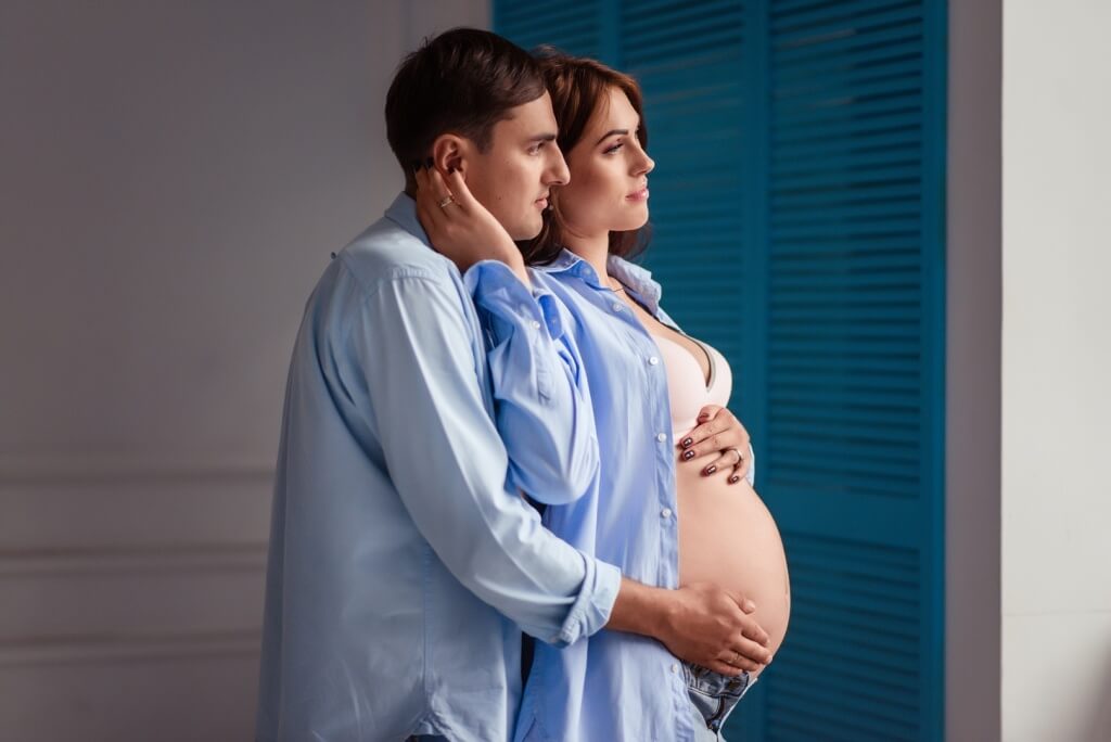 Идеи фотосессии для беременных с мужем